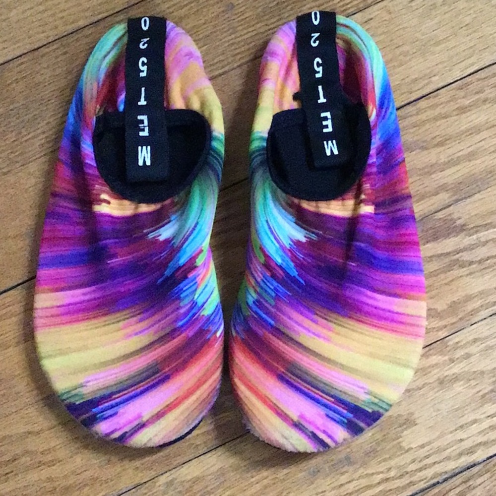 Met520 Girls Water Shoes Size 34/35